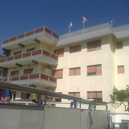 Hotel Aurora Скаури Екстериор снимка