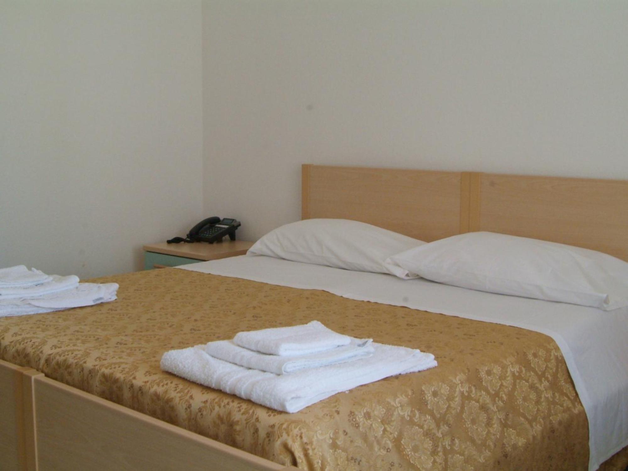 Hotel Aurora Скаури Стая снимка