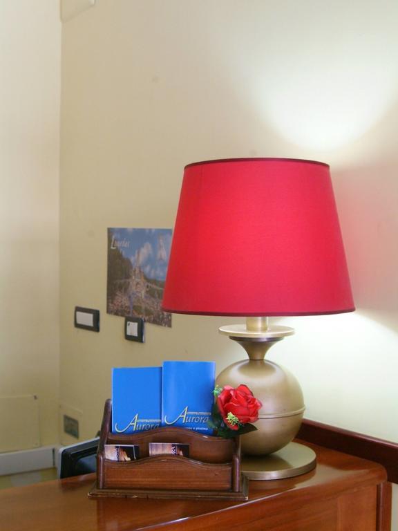 Hotel Aurora Скаури Екстериор снимка