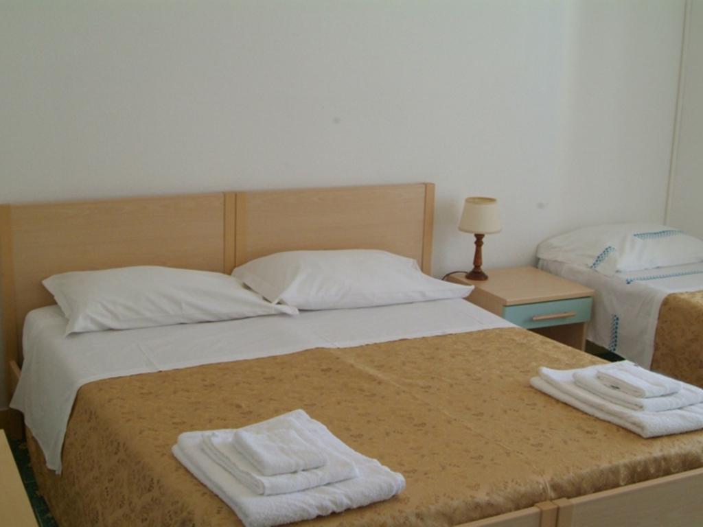 Hotel Aurora Скаури Екстериор снимка