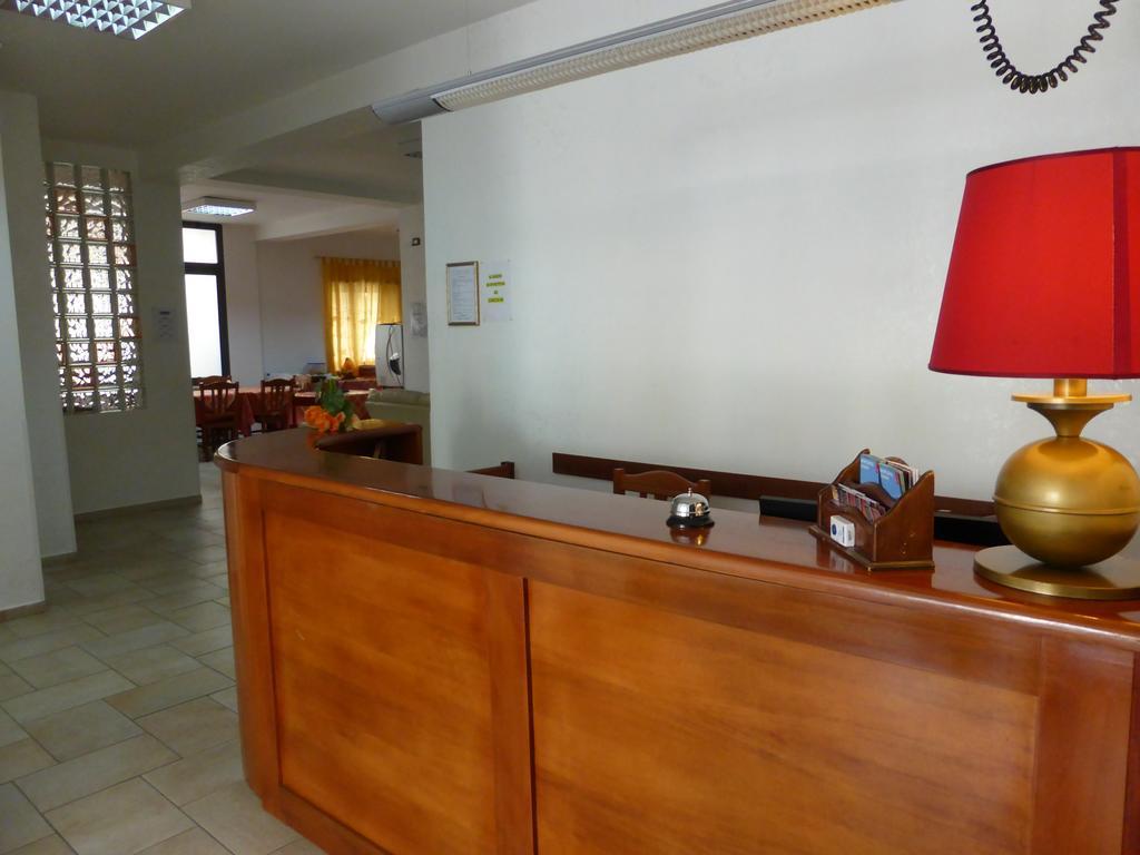 Hotel Aurora Скаури Екстериор снимка